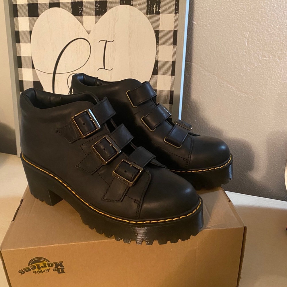 Dr. Marten Coppola shoes/boots